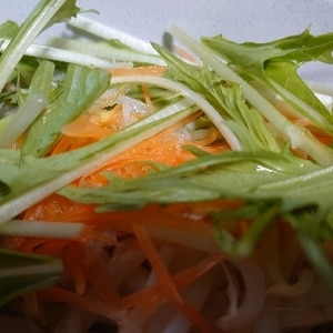新玉ねぎの生野菜サラダ(*^^*)☆